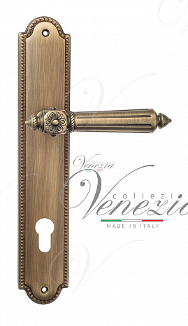 Дверная ручка Venezia "CASTELLO" CYL на планке PL98 матовая бронза