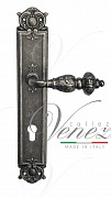 Дверная ручка Venezia "LUCRECIA" CYL на планке PL97 античное серебро