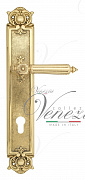 Дверная ручка Venezia "CASTELLO" CYL на планке PL97 полированная латунь