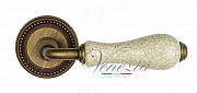 Дверная ручка Venezia "COLOSSEO" белая керамика паутинка D3 матовая бронза