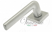 Дверная ручка на квадратном основании Fratelli Cattini "LINEA" 8-CS матовый хром