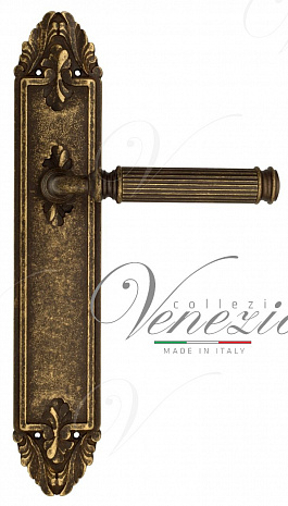 Дверная ручка Venezia "MOSCA" на планке PL90 античная бронза