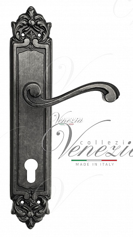 Дверная ручка Venezia "VIVALDI" CYL на планке PL96 античное серебро