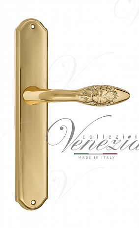 Дверная ручка Venezia "CASANOVA" на планке PL02 полированная латунь