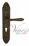 Дверная ручка Venezia "CLASSIC" CYL на планке PL90 античная бронза