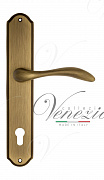 Дверная ручка Venezia "ALESSANDRA" CYL на планке PL02 матовая бронза