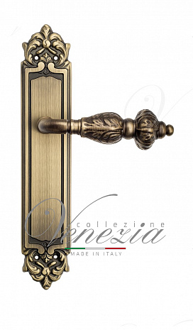 Дверная ручка Venezia "LUCRECIA" на планке PL96 матовая бронза