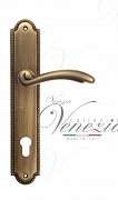 Дверная ручка Venezia "VERSALE" CYL на планке PL98 матовая бронза