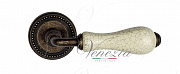 Дверная ручка Venezia "COLOSSEO" белая керамика паутинка D3 античная бронза