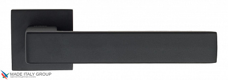 Дверная ручка на квадратном основании Fratelli Cattini "BOOM" 8-NM матовый черный