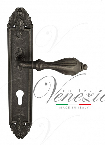 Дверная ручка Venezia "ANAFESTO" CYL на планке PL90 античное серебро