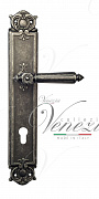 Дверная ручка Venezia "CASTELLO" CYL на планке PL97 античное серебро