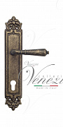 Дверная ручка Venezia "VIGNOLE" CYL на планке PL96 античная бронза